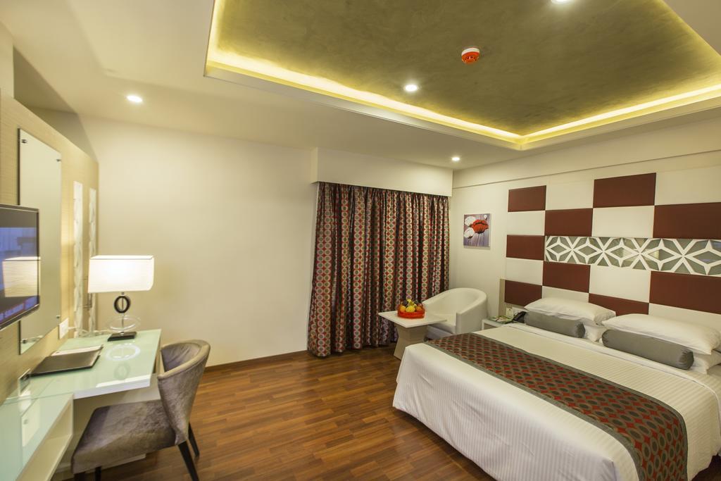 The President Hotel Hubli Luaran gambar